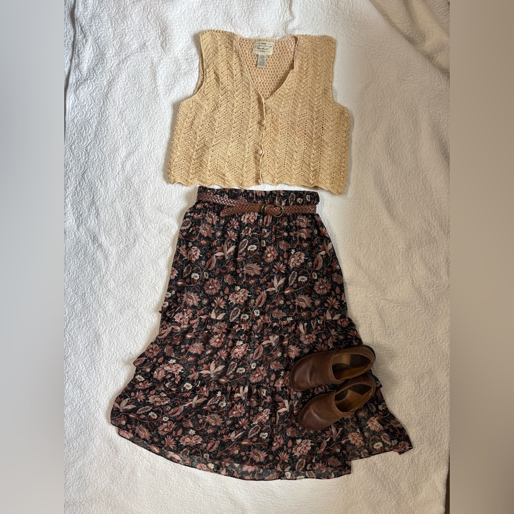 Madewell Tiered Floral Midi Skirt | Black & Burnt Auburn | Size M - Picture 2 of 10